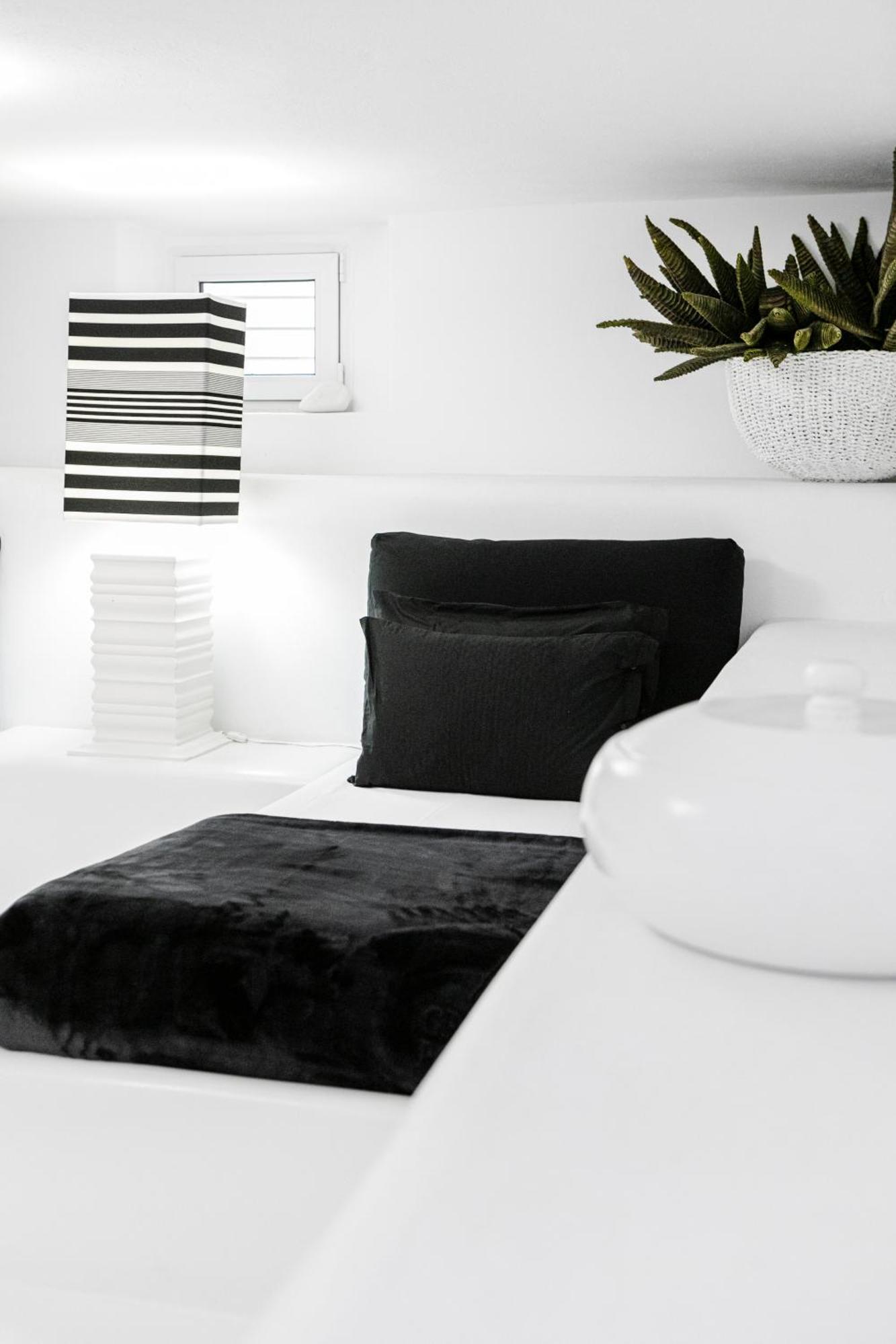 Enso Mykonos Living Apartment